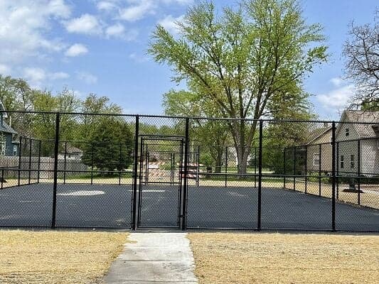 Broadway Park pickleball courts