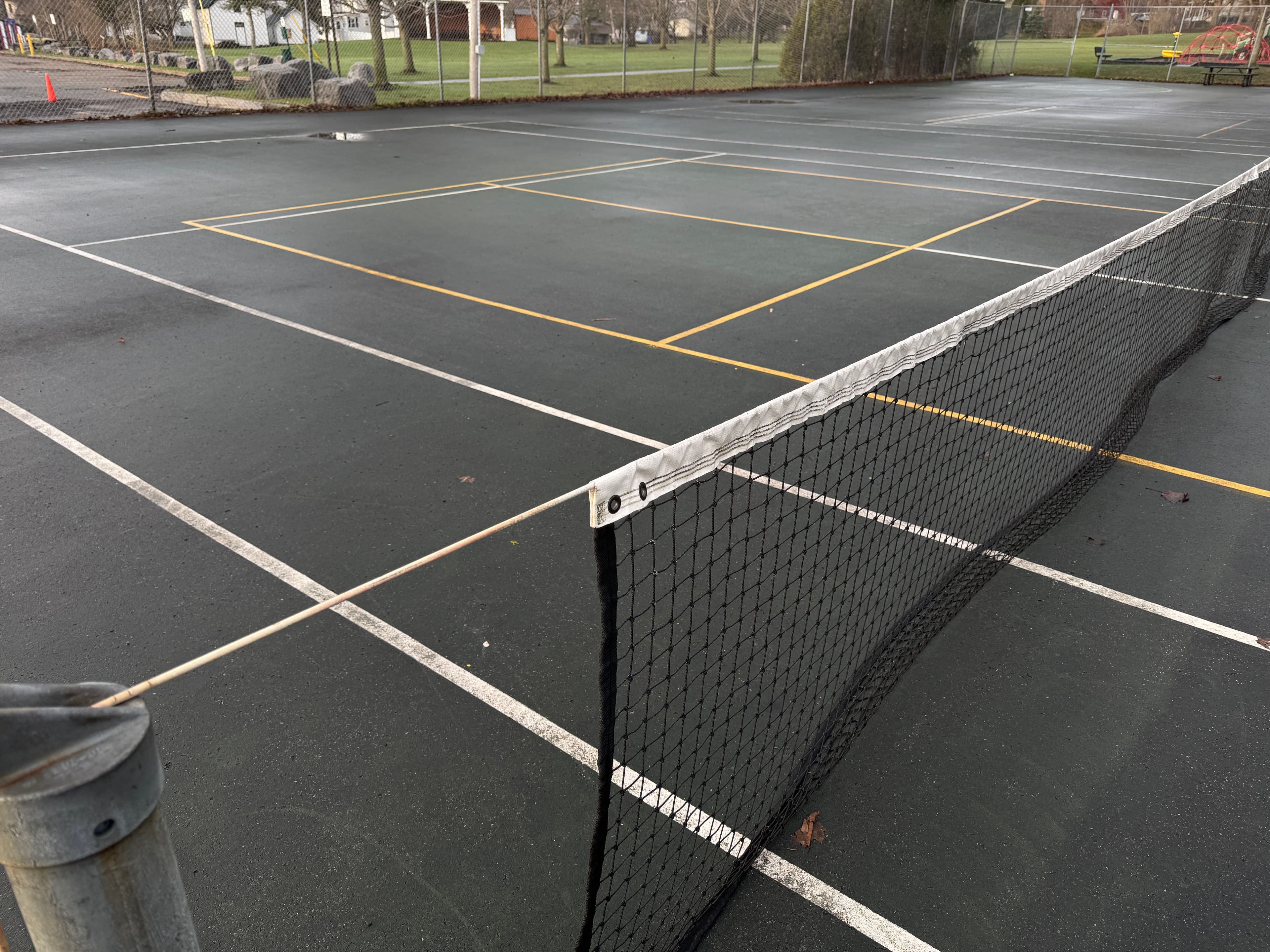 Veterans Memorial Park pickleball courts