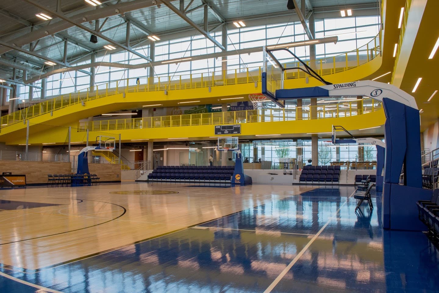 Epic Central pickleball courts