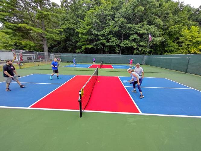 Silver Lake Park pickleball courts