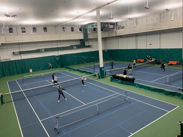 Lakeshore Sport & Fitness Club - Lincoln Park pickleball courts
