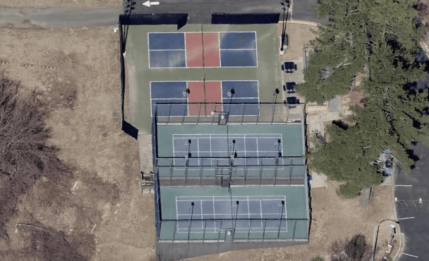 Old Farm Swim & Paddle Tennis Club pickleball courts