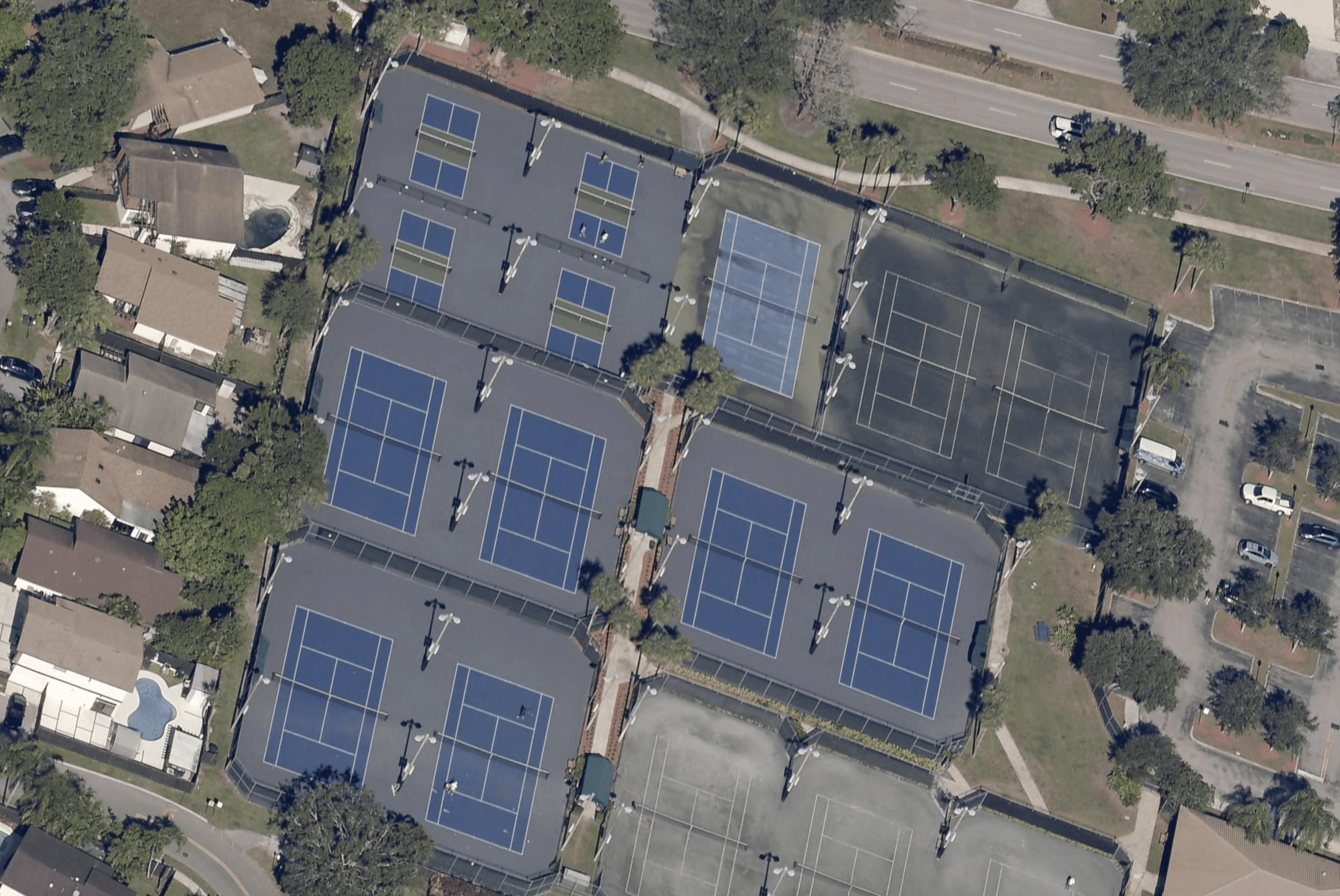 Pembroke Lakes Tennis Center pickleball courts