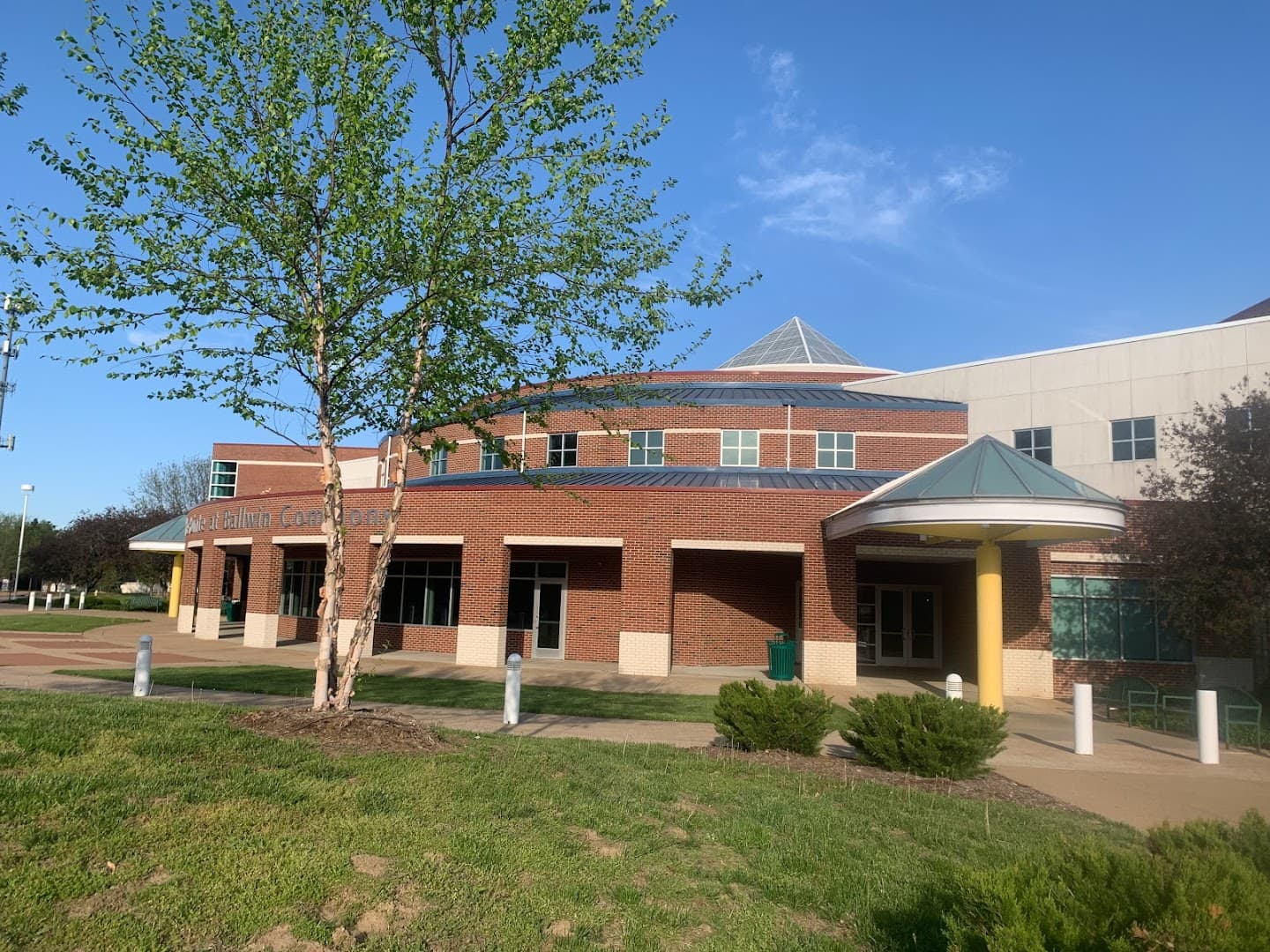 The Pointe at Ballwin Commons pickleball courts