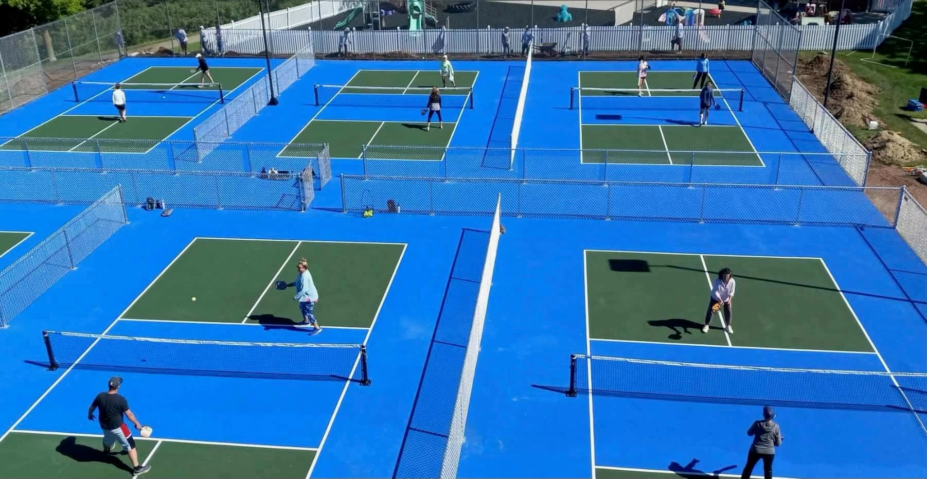 Lake Park Swim & Fitness pickleball courts