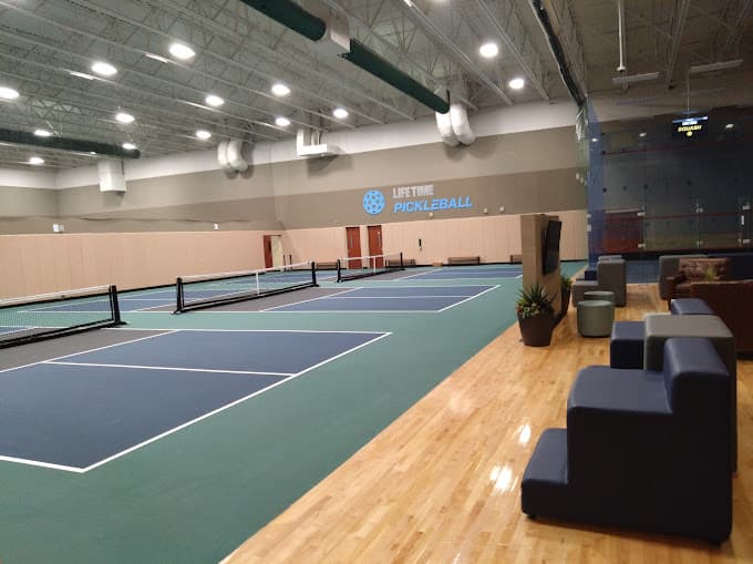 Life Time - City Centre Houston pickleball courts