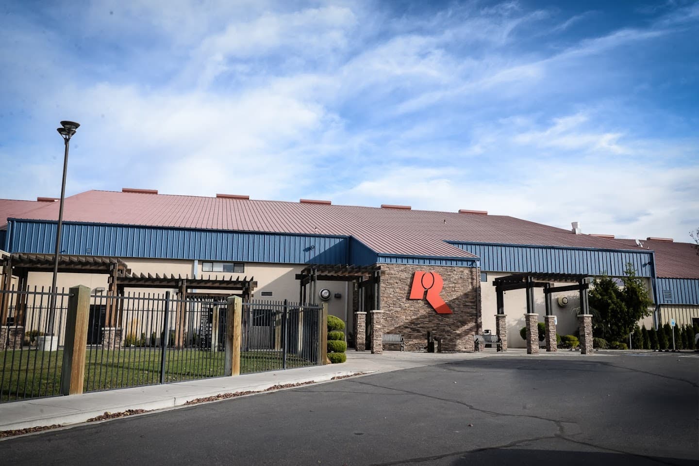 Columbia Basin Raquet Club pickleball courts
