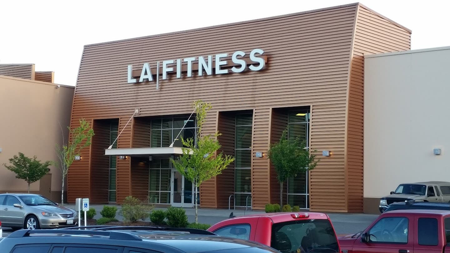 LA Fitness pickleball courts