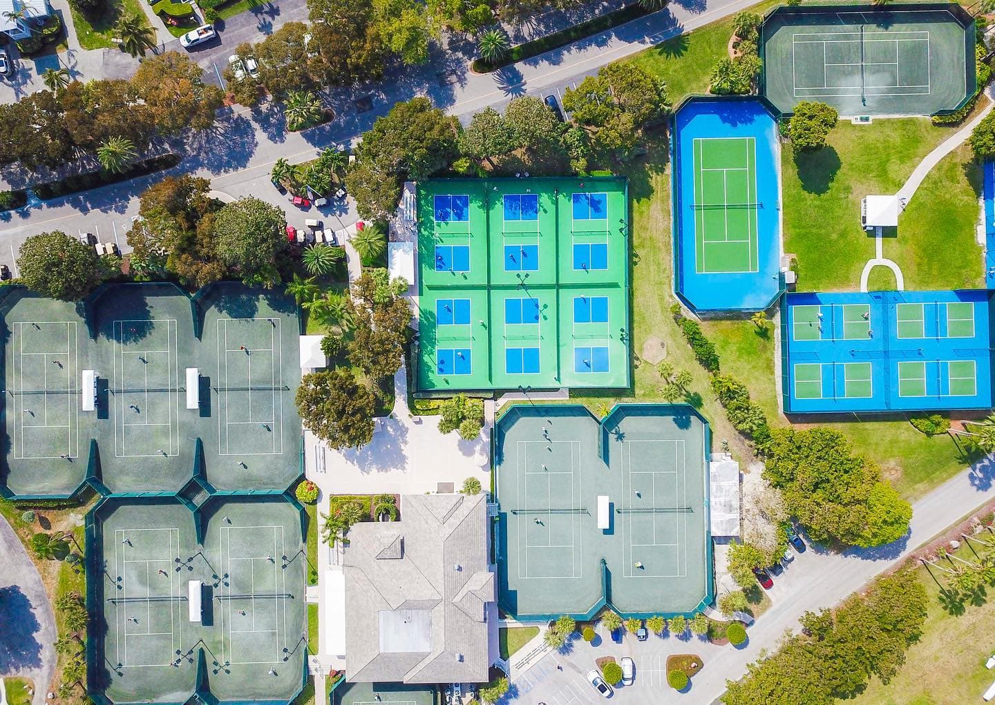 Health & Tennis Club At Ocean Reef pickleball courts