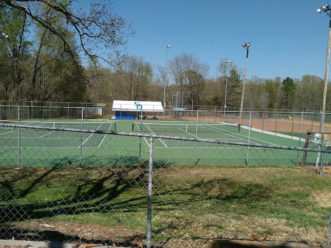 Bombay Park pickleball courts