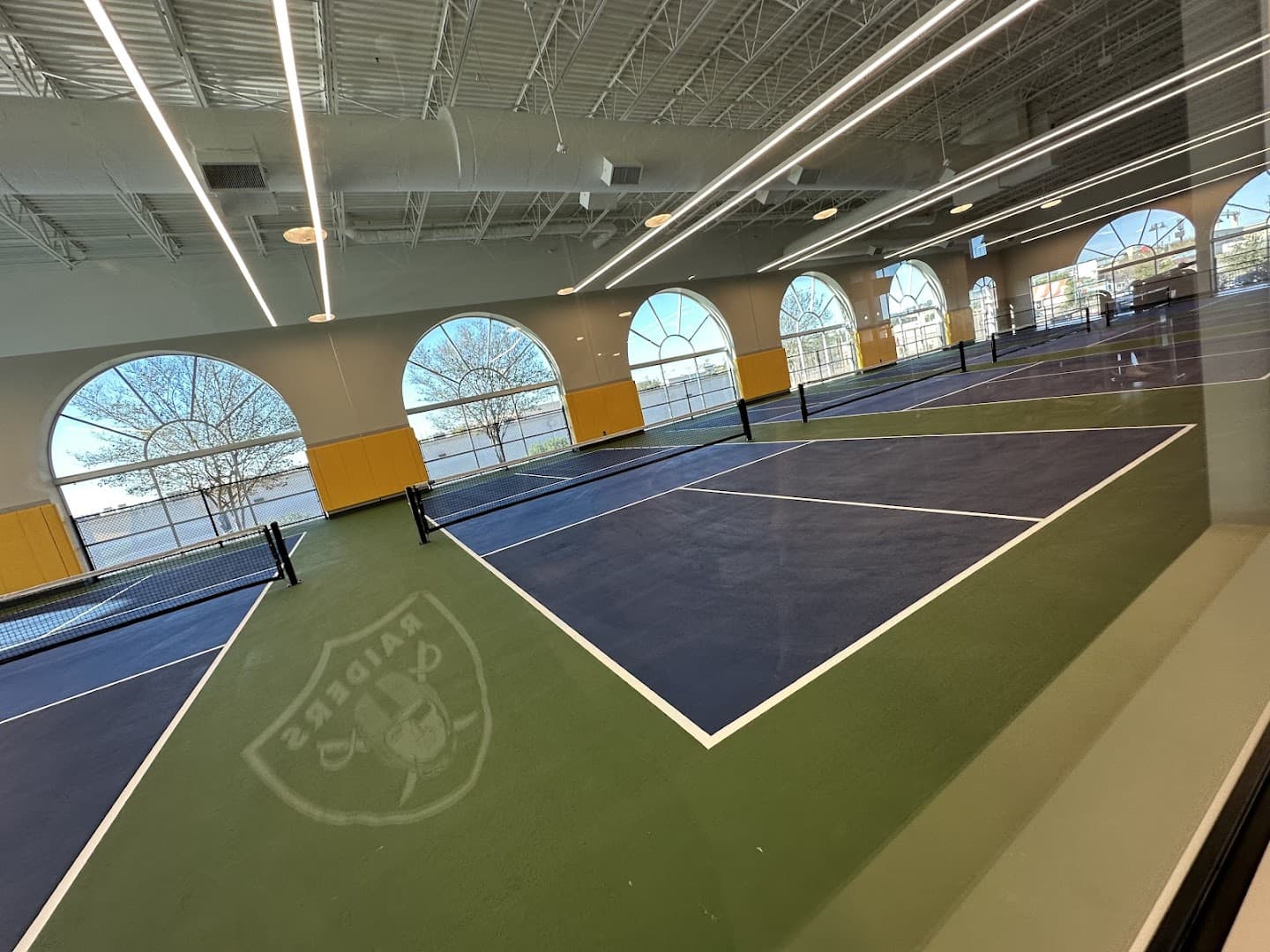 LA Fitness pickleball courts
