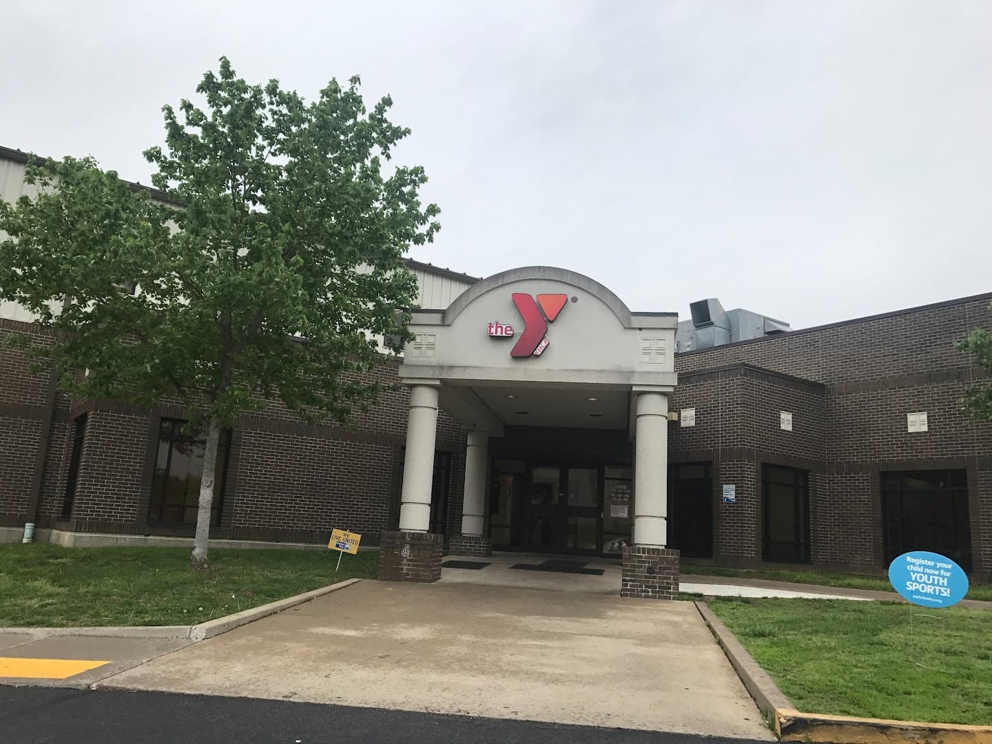 Joplin Family YMCA pickleball courts