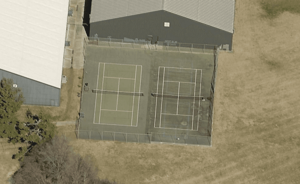 Louisville Racquet Club pickleball courts