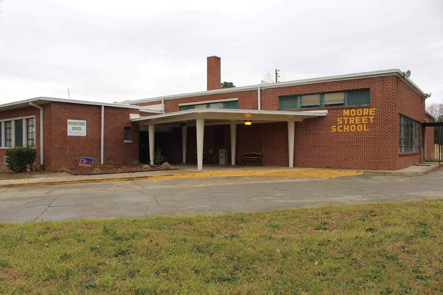 Moore Street School pickleball courts
