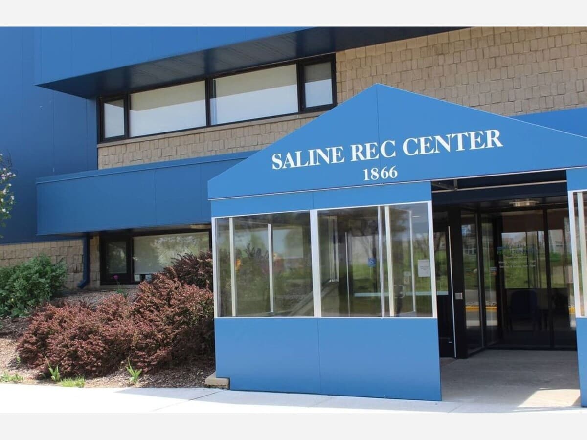 Saline Recreation Center pickleball courts