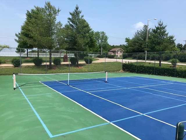 Springfield Golf & Country Club pickleball courts
