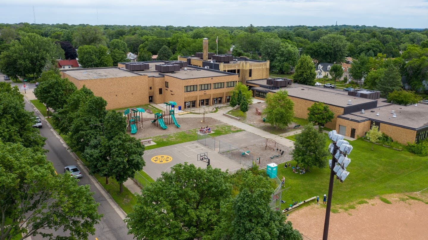 Northwest Como Recreation Center pickleball courts
