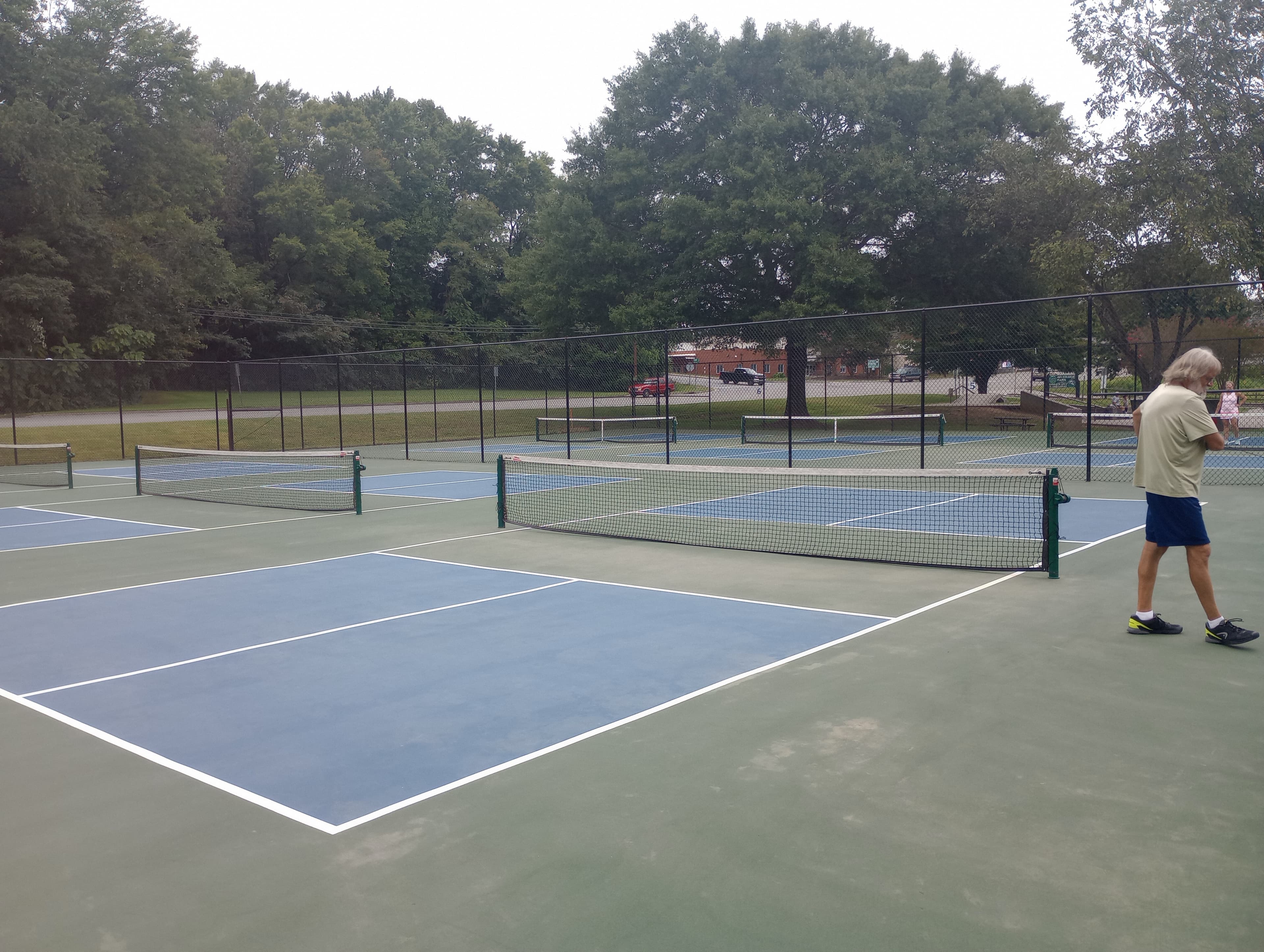 Riverside Park pickleball courts