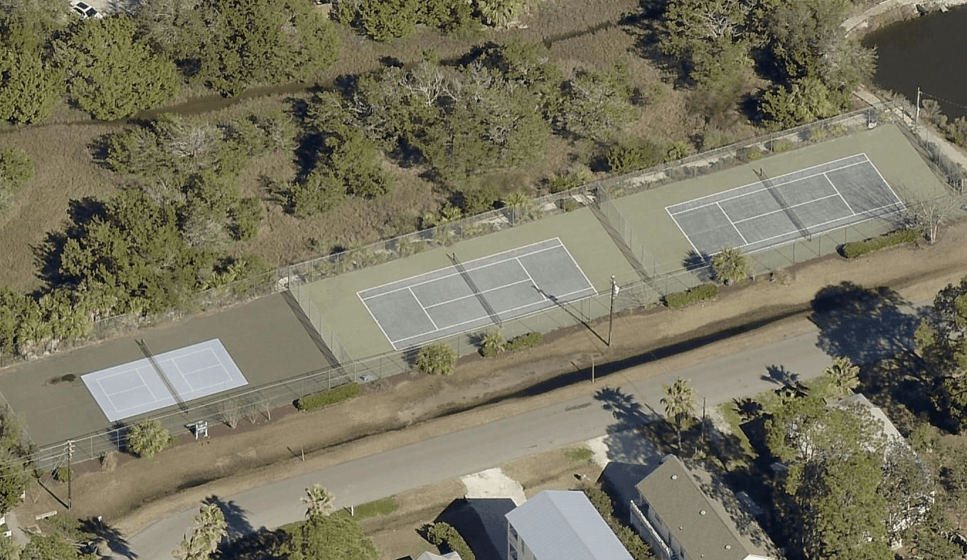 Savannah Beach Racquet Club pickleball courts