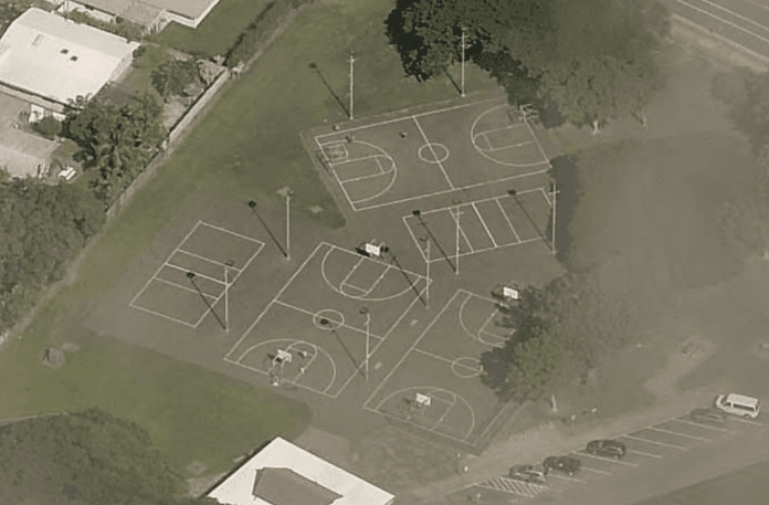 Enchanted Lake Community Park pickleball courts