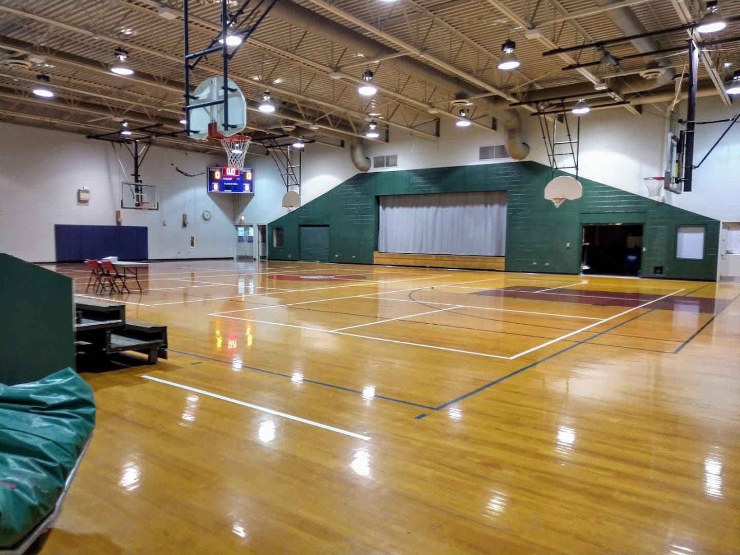 Warren Park Field House pickleball courts