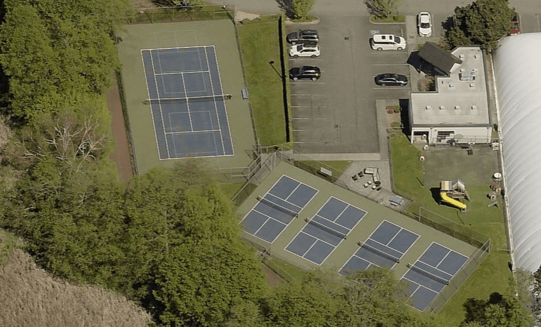 Harbor Square Athletic Club pickleball courts