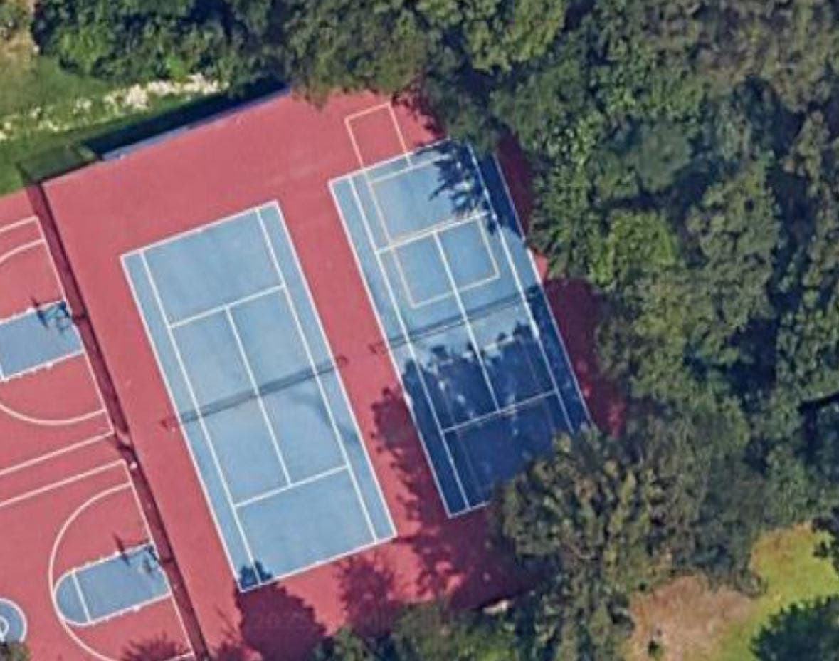 Waugh Chapel Swim Club pickleball courts