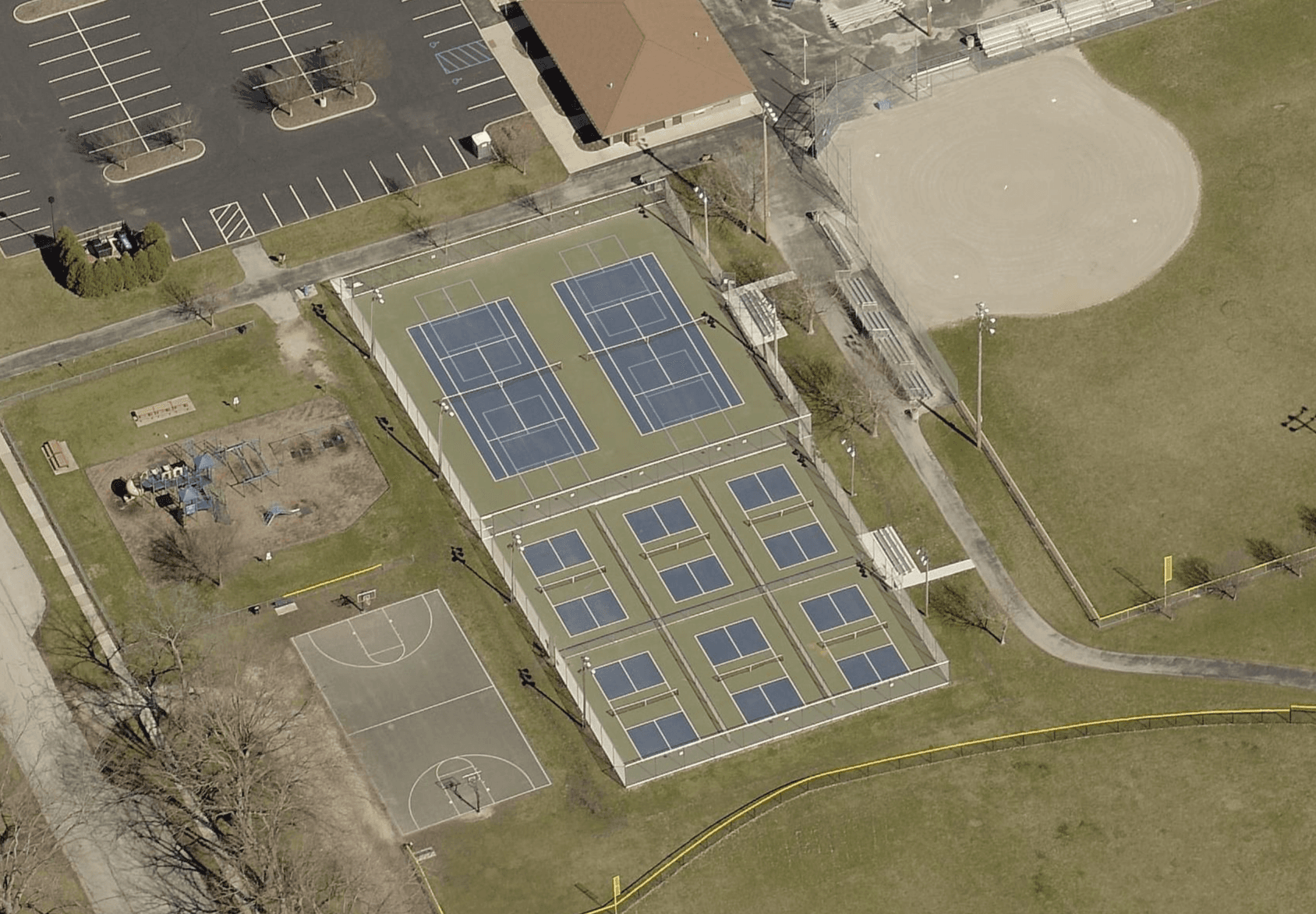 Perrysburg Recreation Park pickleball courts