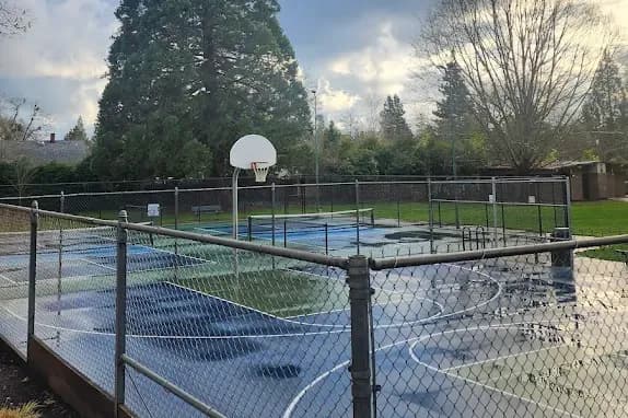 Lawnridge Park pickleball courts