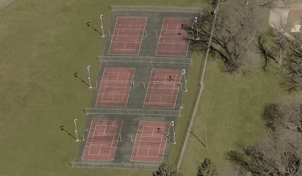 Flora Park pickleball courts