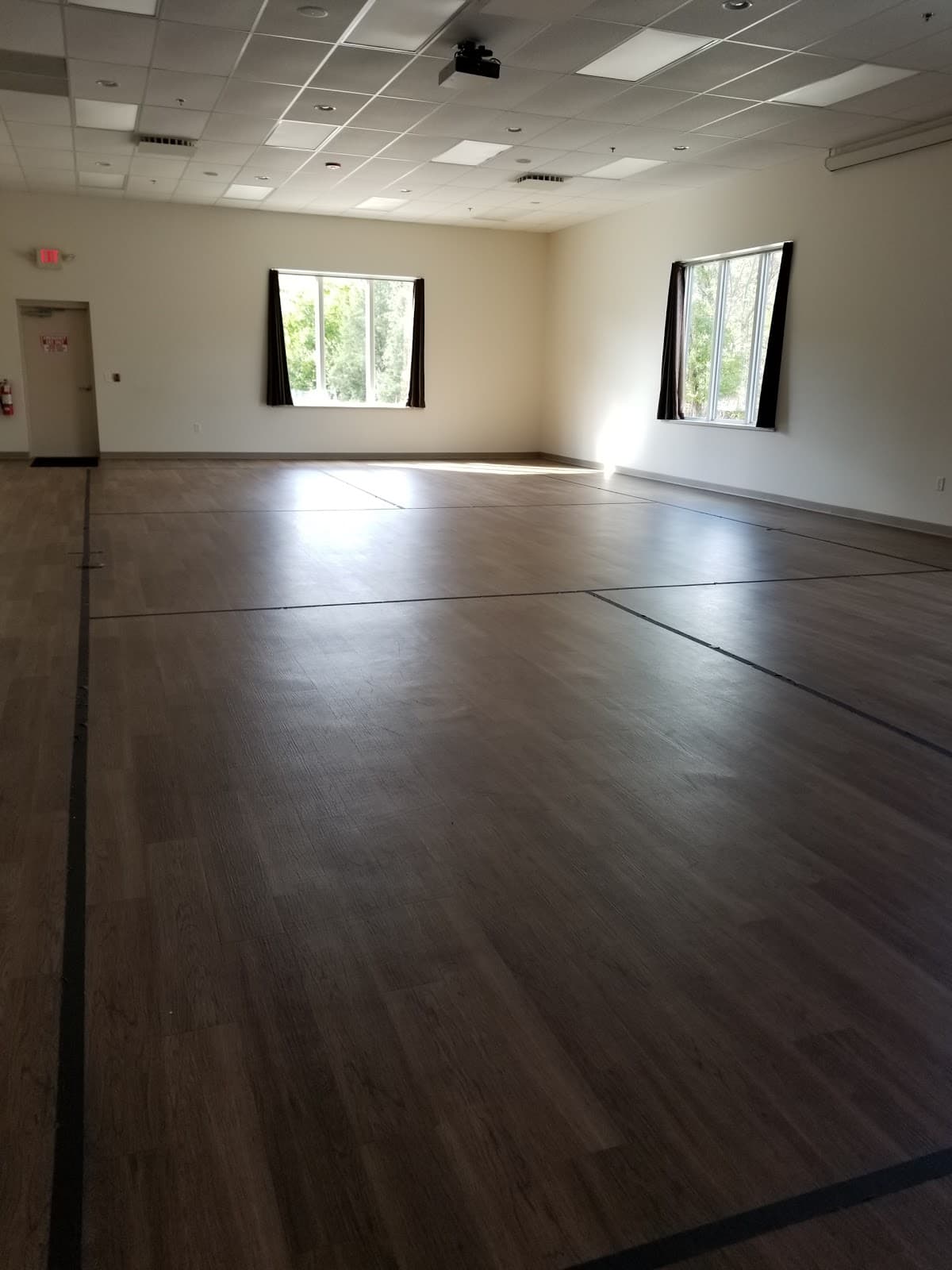 Loose Center pickleball courts