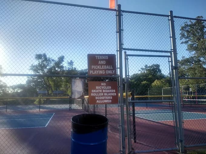 Schadt Park pickleball courts