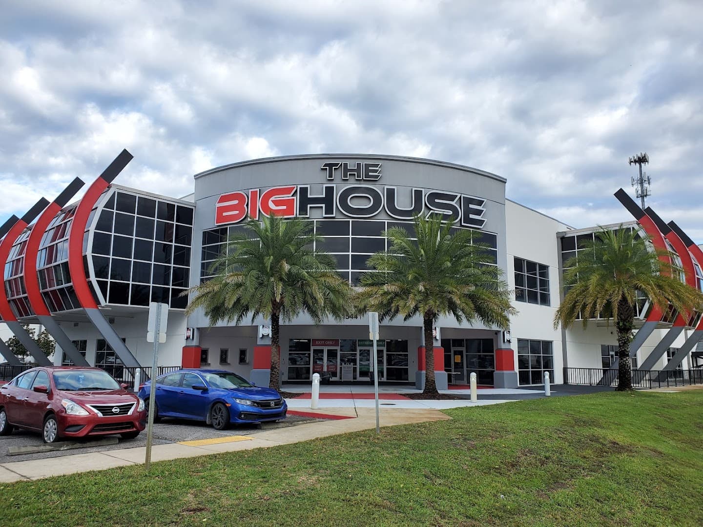 The Big House pickleball courts