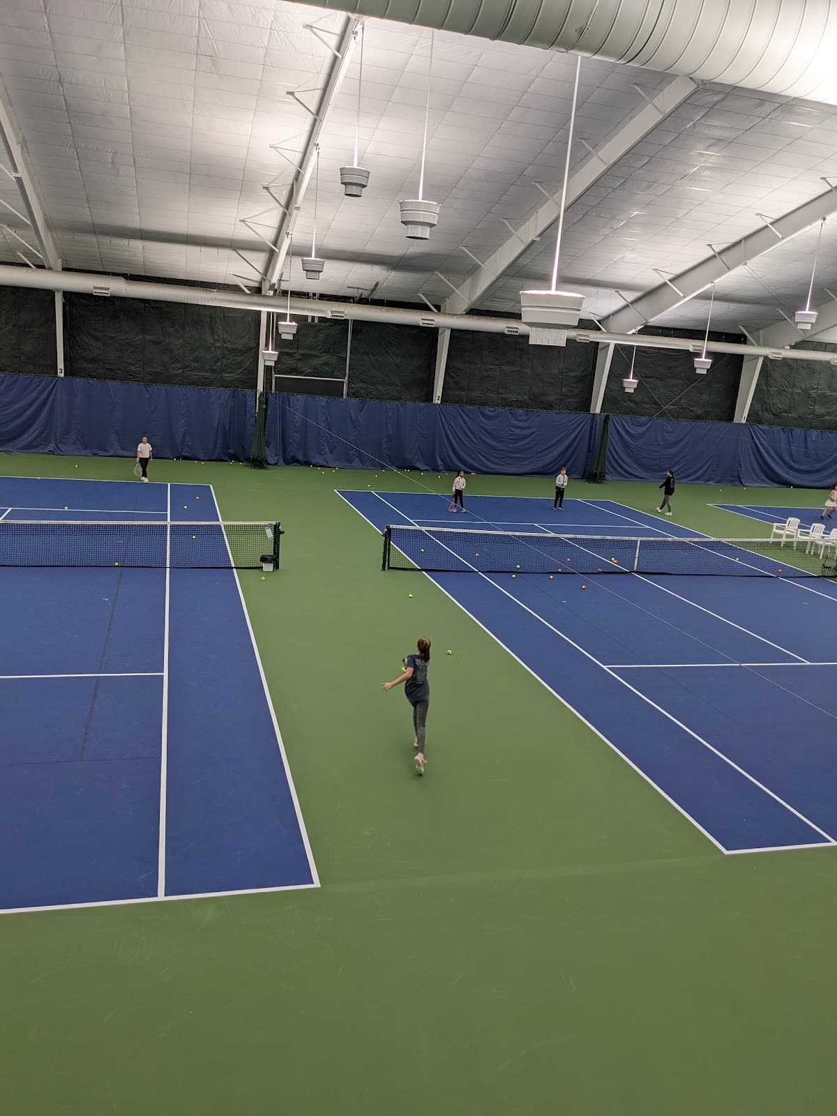 Paramount Tennis Club pickleball courts