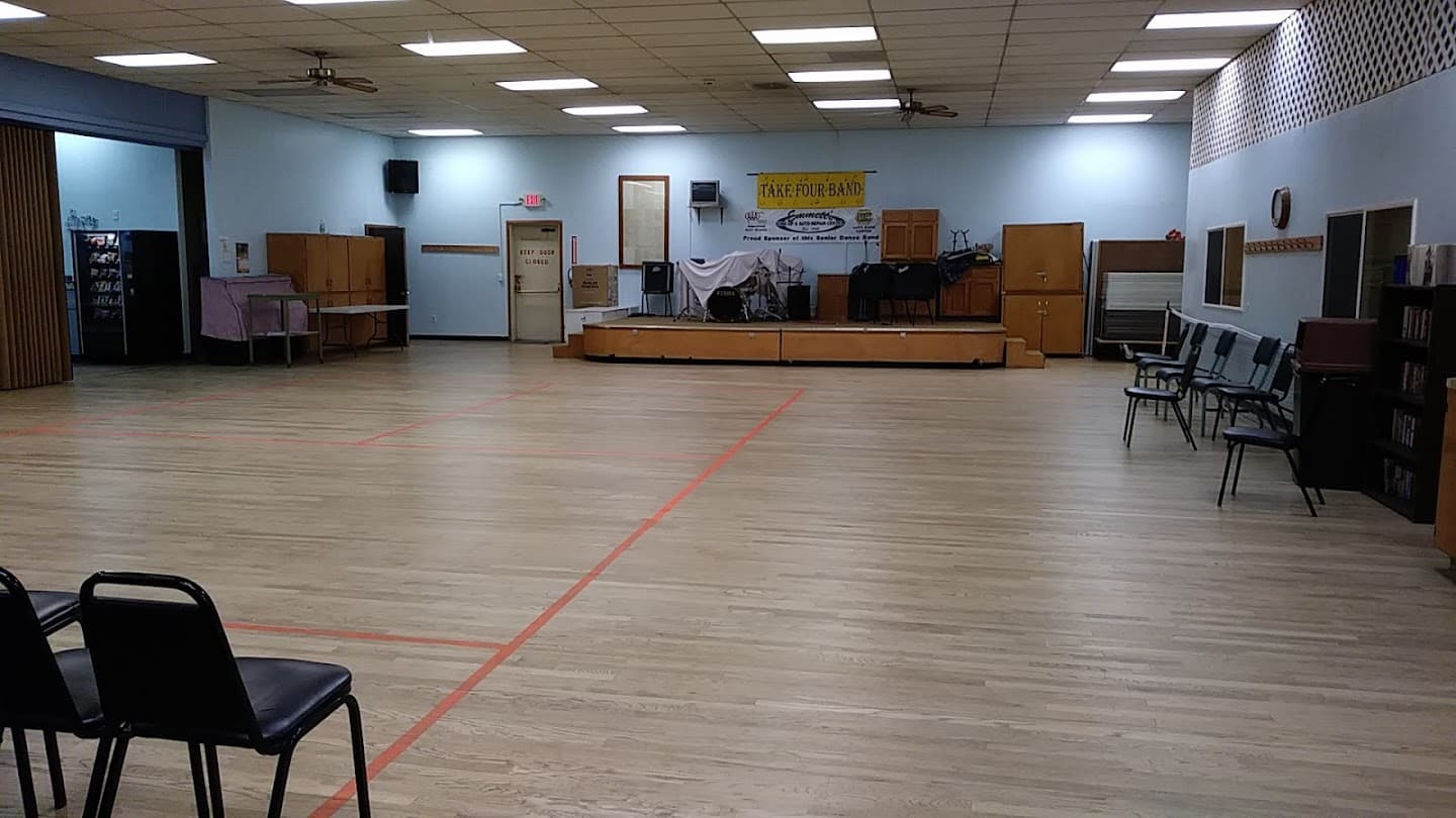 Klamath Basin Senior Citizens' Center pickleball courts
