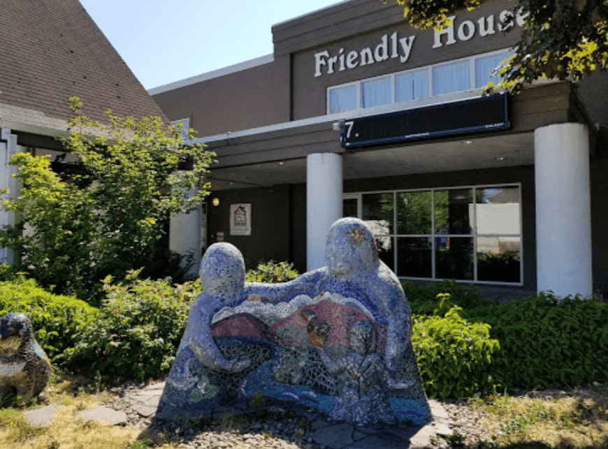 Friendly House pickleball courts