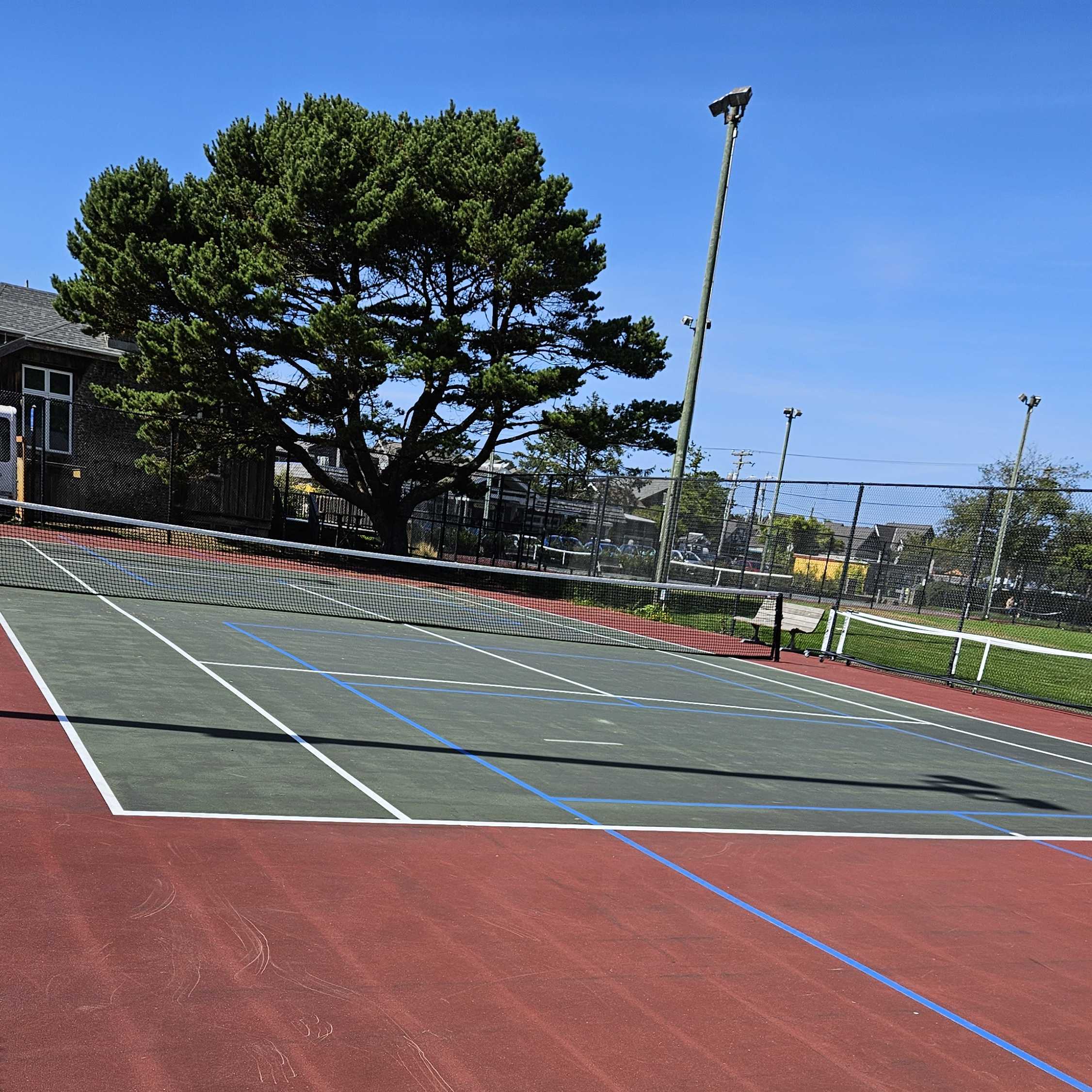 Cannon Beach pickleball courts