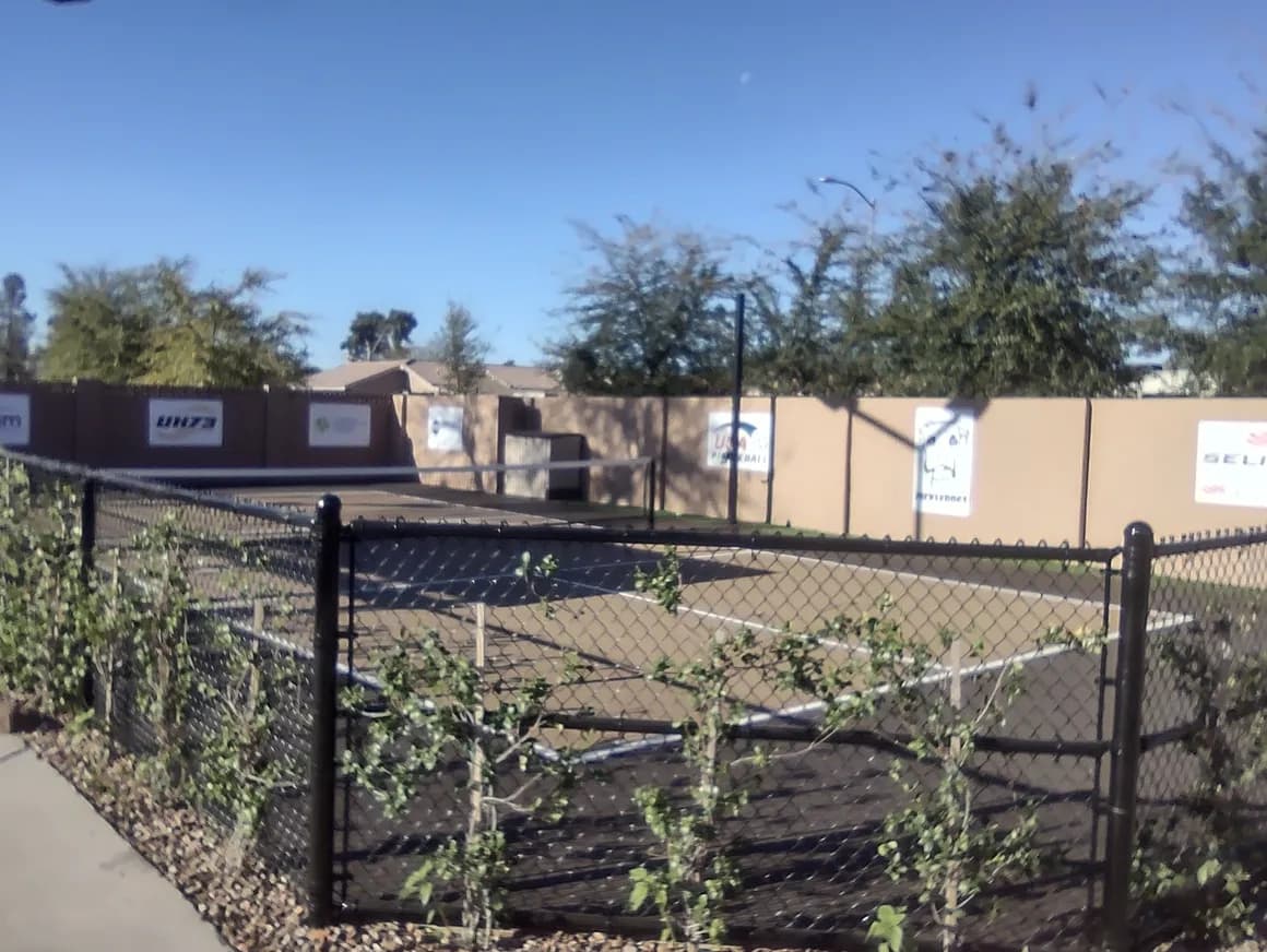 UH73 Sports pickleball courts