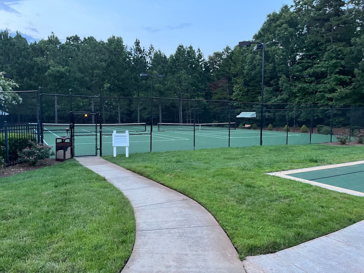 Wynfield Forest HOA pickleball courts