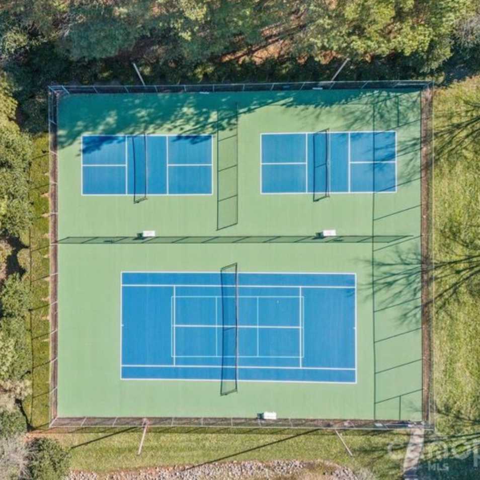 Cambridge Grove HOA pickleball courts