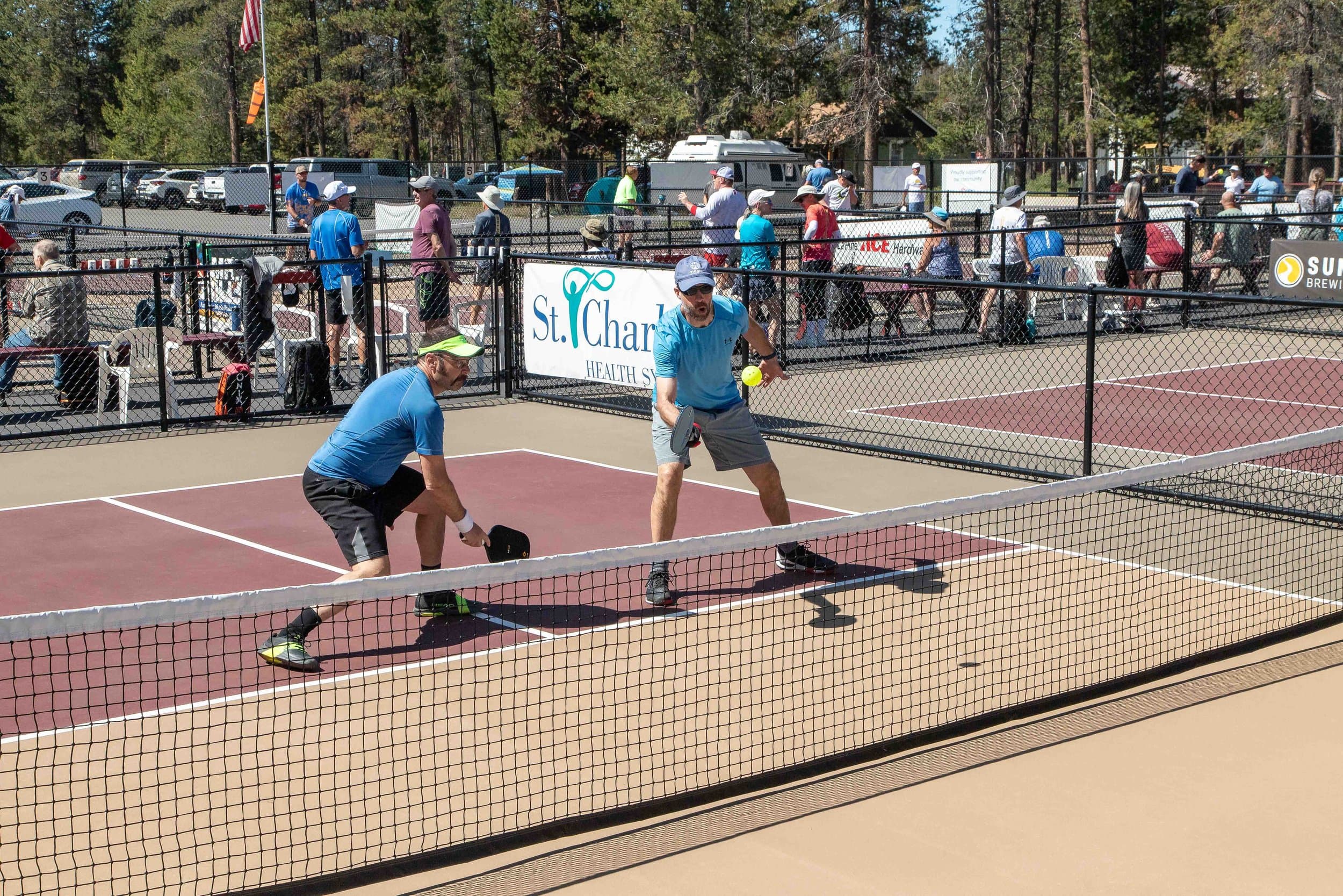 La Pine Pickleball Club pickleball courts
