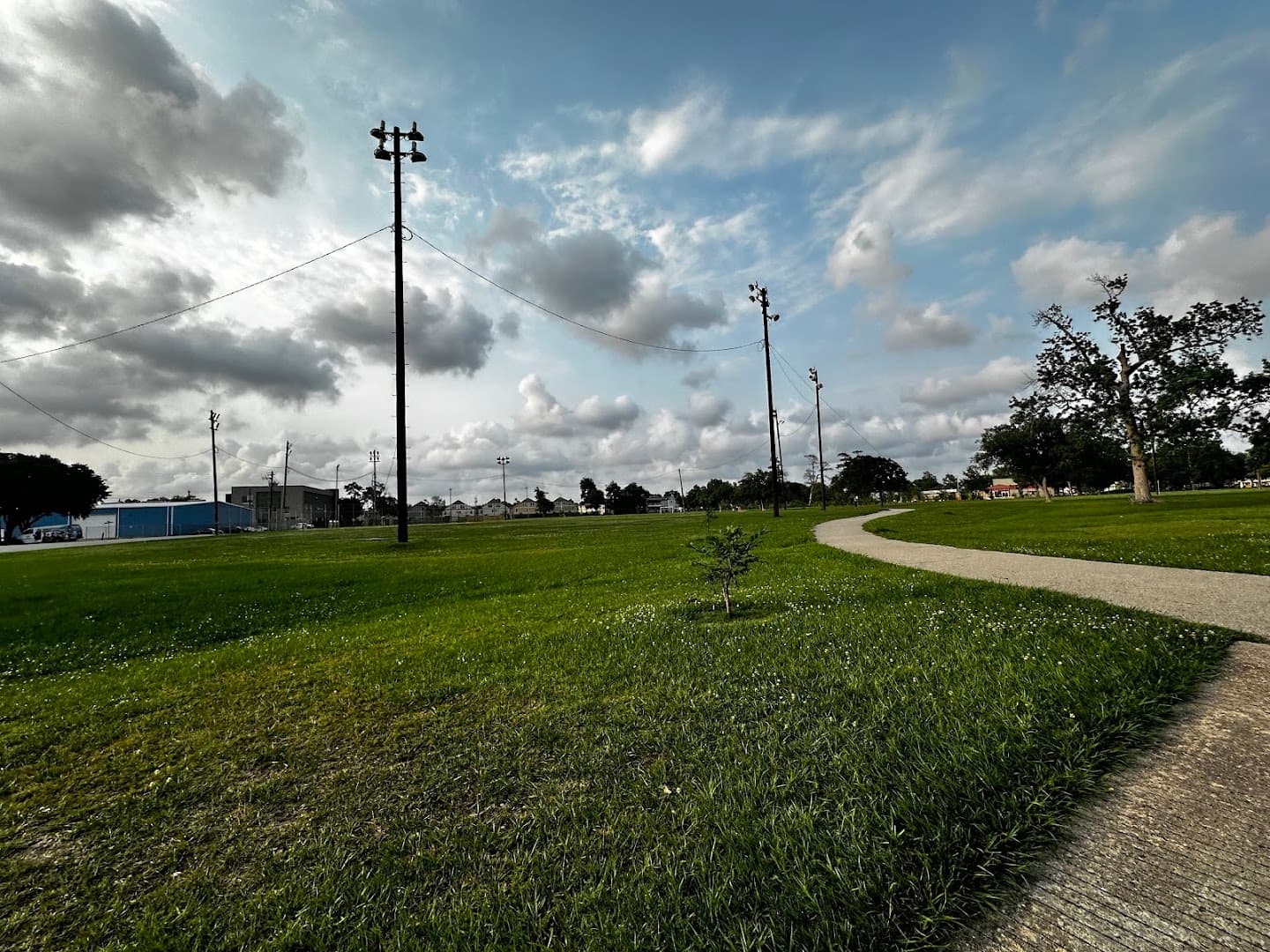 Montie Beach pickleball courts