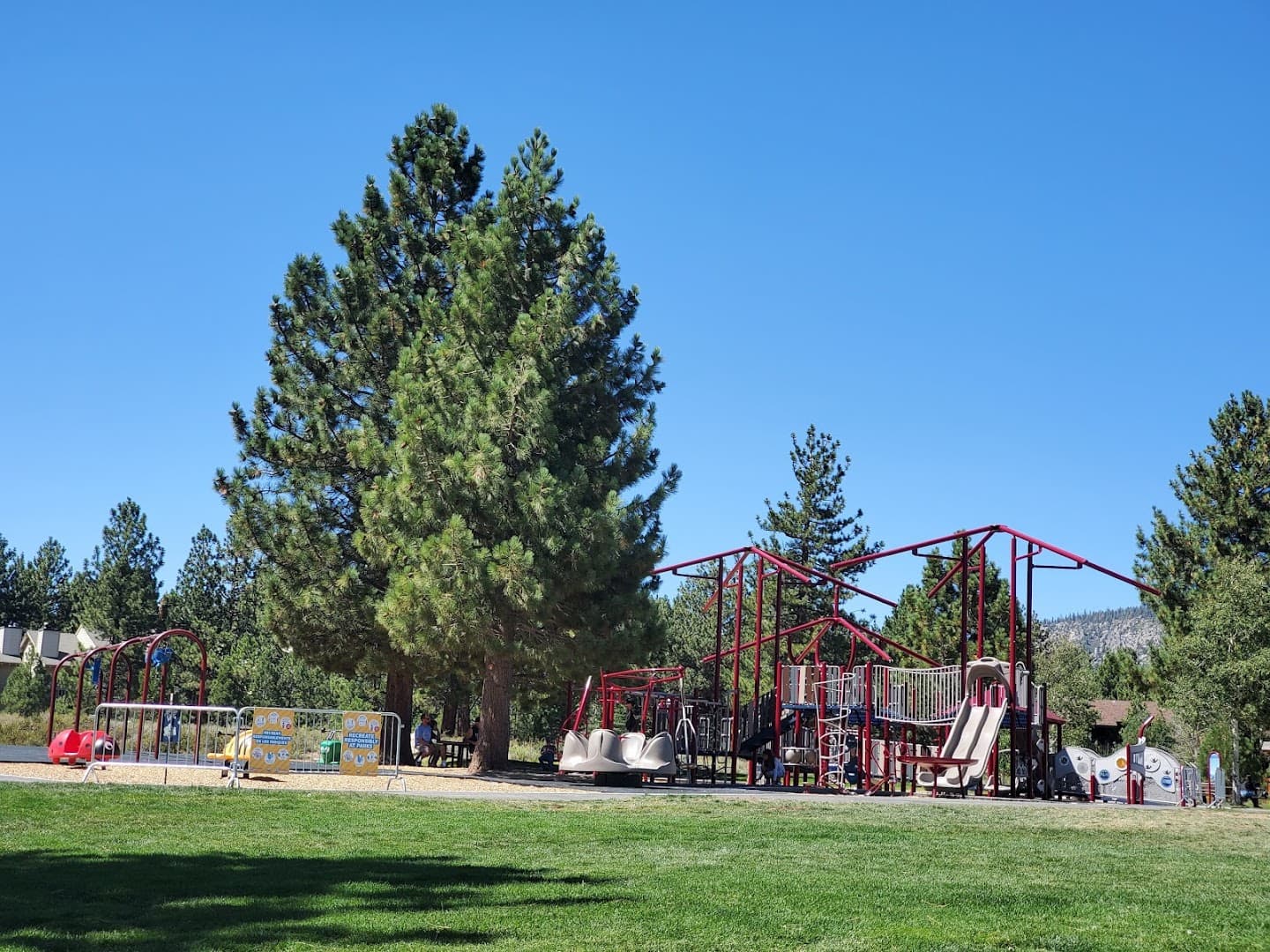 Mammoth Creek Park pickleball courts
