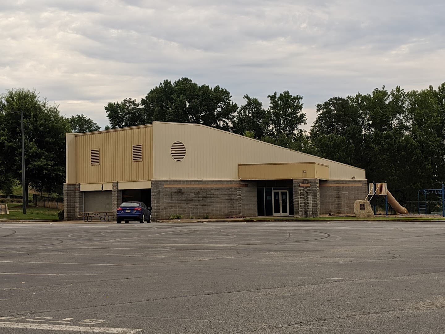 Brad Akins YMCA pickleball courts