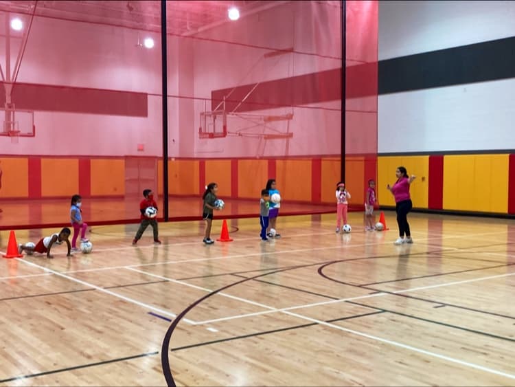 Valle Bajo pickleball courts