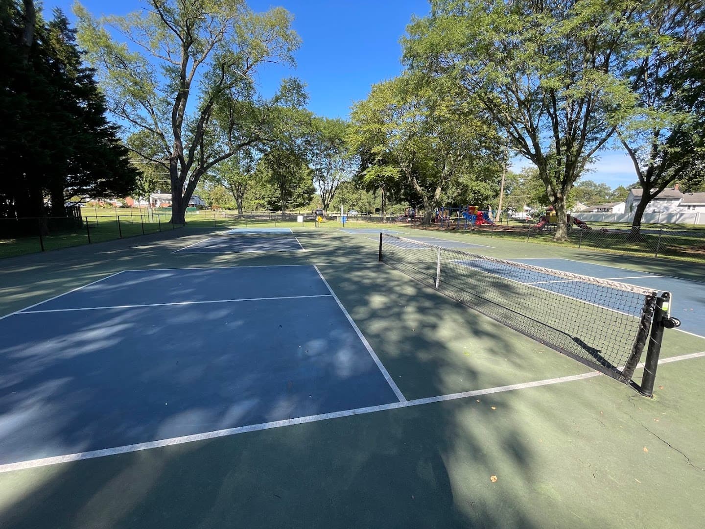 Lion's Den Park pickleball courts