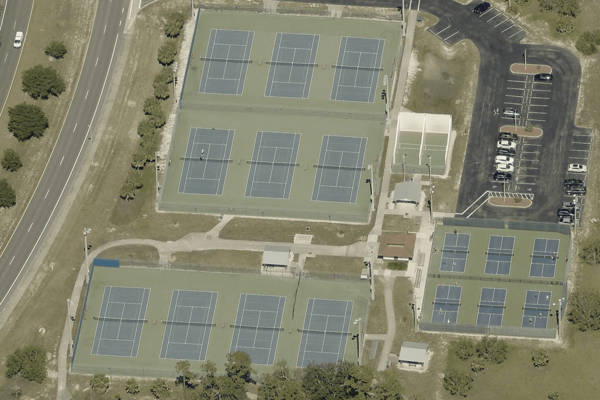 Three Oaks Park pickleball courts