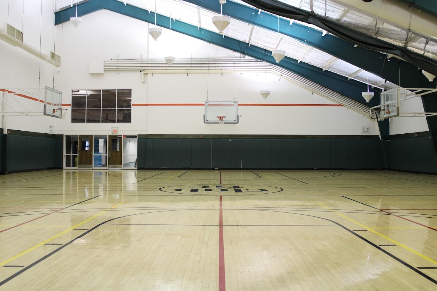 Club Fit Jefferson Valley pickleball courts