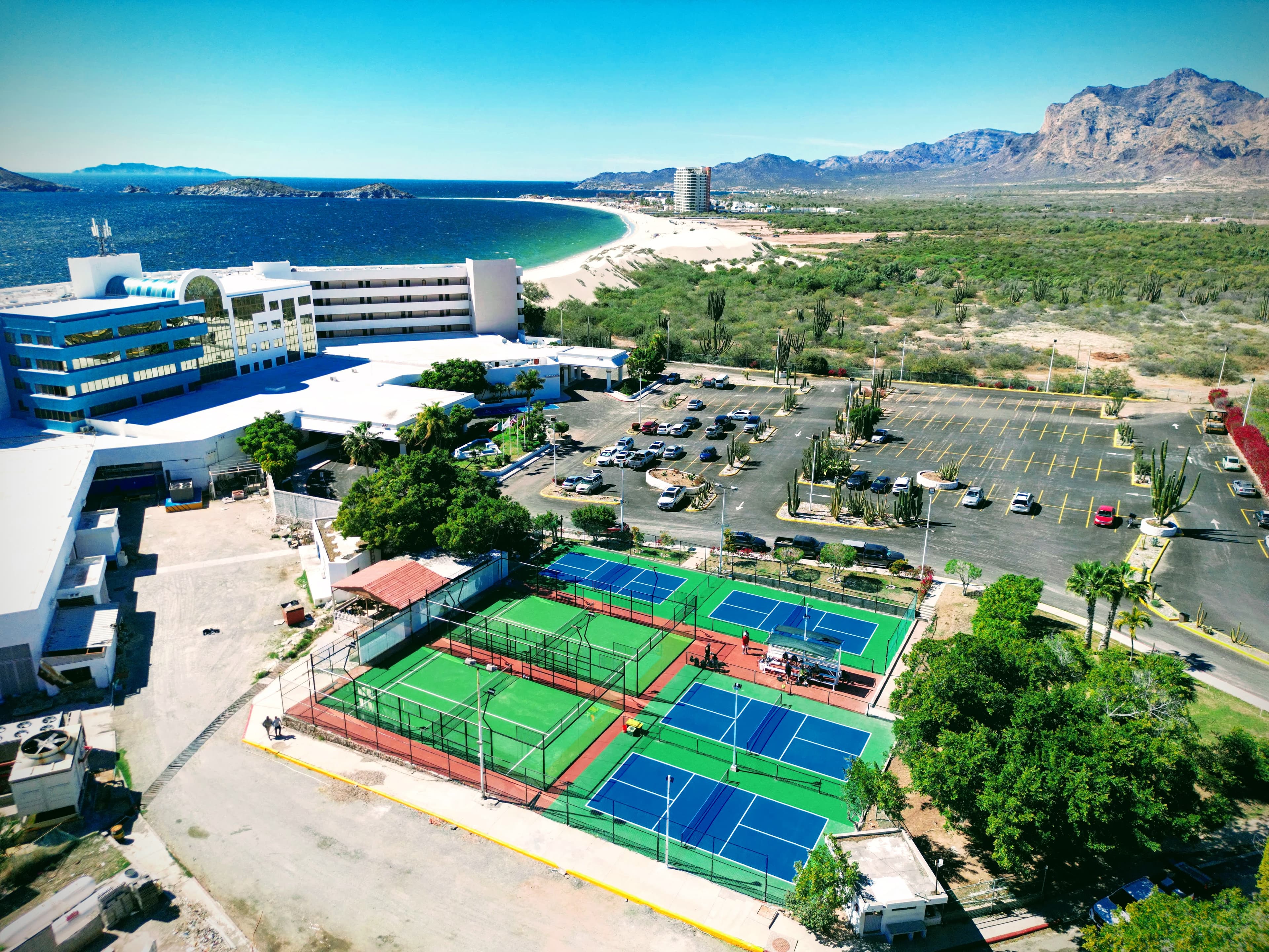 Buena Vida Courts @ San Carlos Plaza Hotel pickleball courts