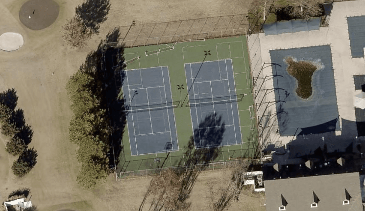 Oaks Country Club pickleball courts